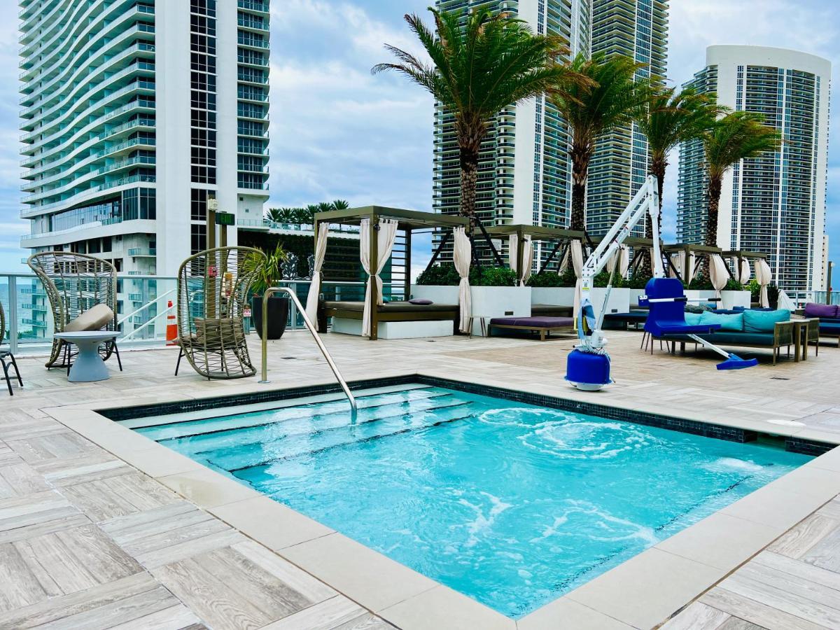 Hyde Beach House: Waterfront Luxury with Ocean Views Hollywood Exterior photo