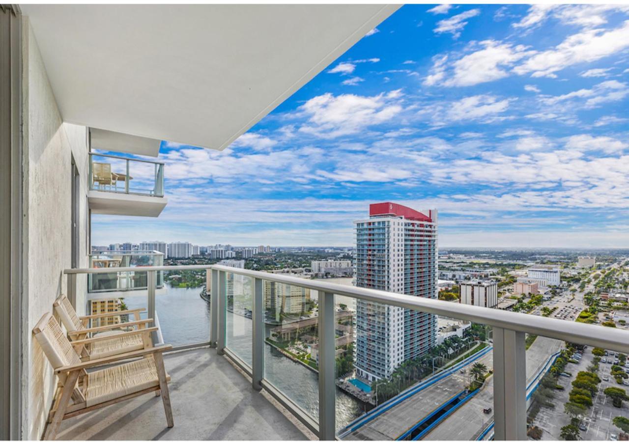 Hyde Beach House: Waterfront Luxury with Ocean Views Hollywood Exterior photo